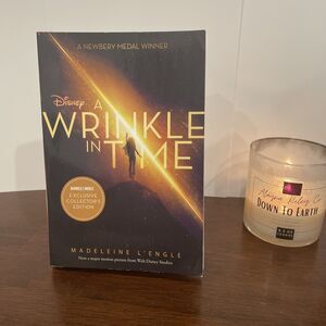 A Wrinkle in Time - Barnes & Noble (First Ed.) Special Disney Edition